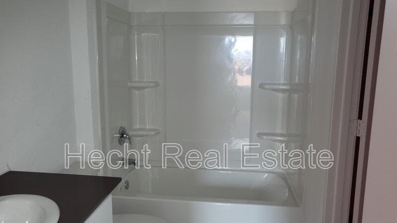 Seguin House: 5911 Coahulia Ridge