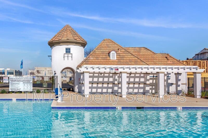 Sacramento Townhome: 23 Advantage Court