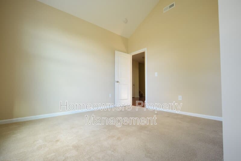 Hope Mills House: 2541 Spinnaker Dr.