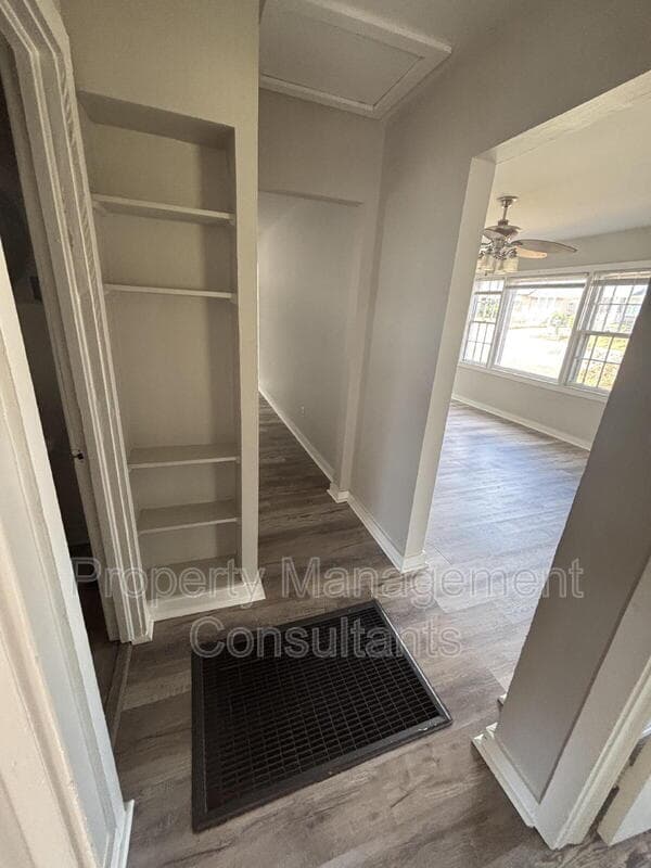 Huntsville House: 2303 Hammonds Avenue Northwest