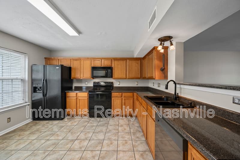 Murfreesboro Townhome: 415 Shoshone Pl