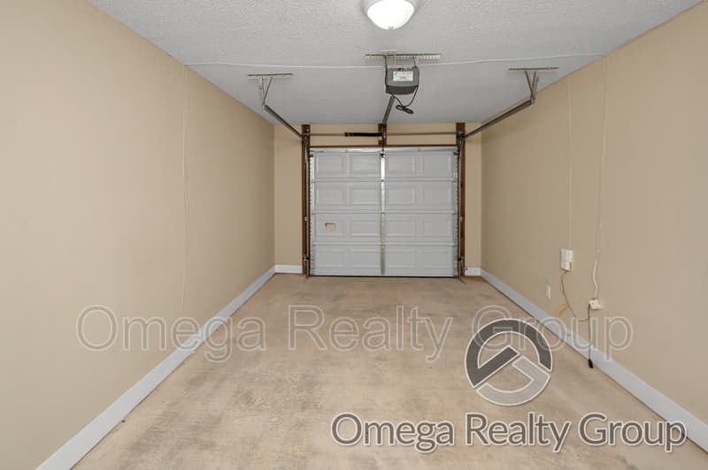 Mobile House: 3020 Barlett Dr