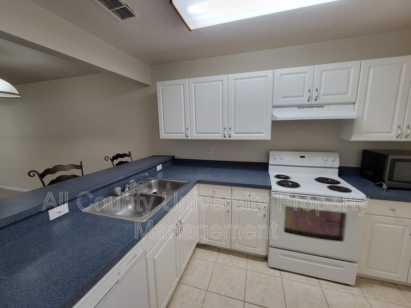 Gainesville Condo: 2348 SW 42nd DR