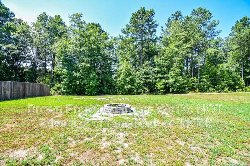 Raeford House: 240 Fieldbrook St