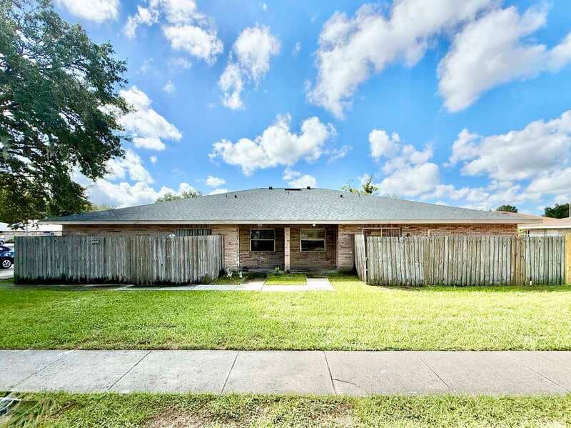Brandon Condo: 3202 Bloomingdale Villas Court -3202