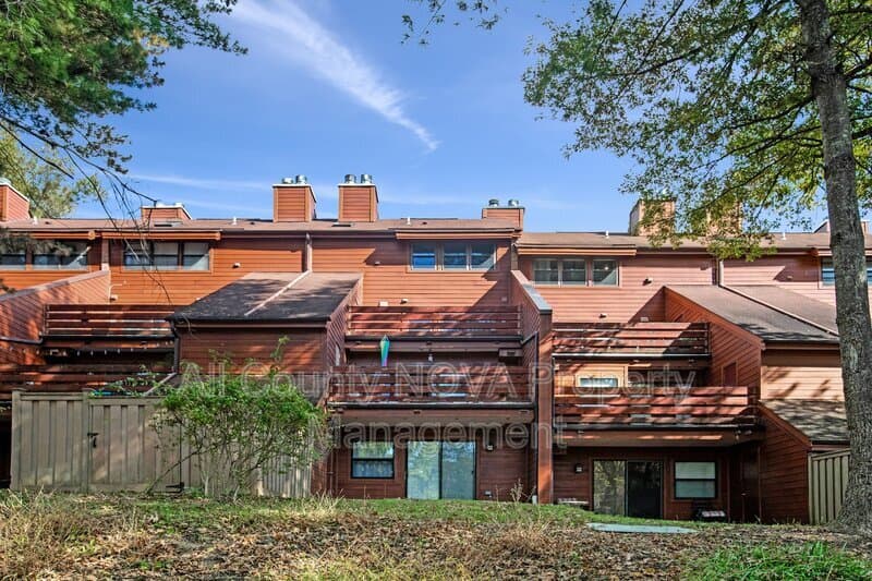 Columbia Condo: 7505 Weather Worn Way