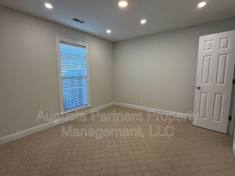 North Augusta House: 250 Orchard Way