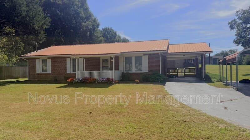 Bowdon House: 611 Mitchell Ave
