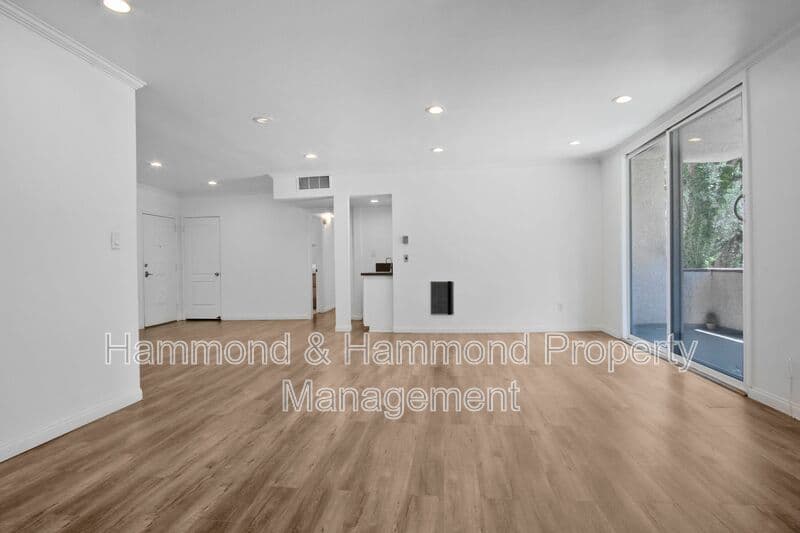Sherman Oaks Condo: 12955 Riverside Dr.
