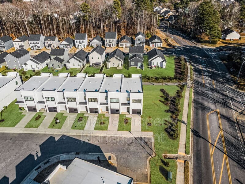 Clayton Townhome: 4 S Laird Drive