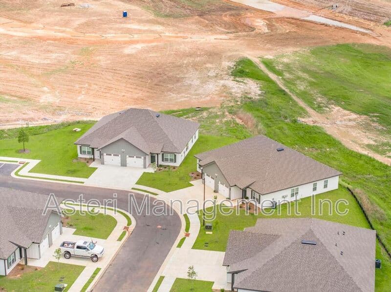 Perry Condo: 2141 Houston Lake Rd