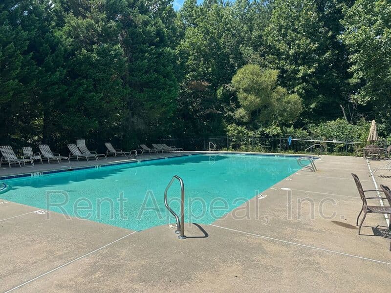 Duluth House: 3880 Grovemont Place