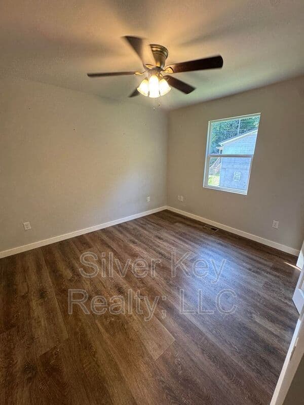 Athens House: 1603 Hutsell Drive