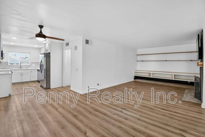 Escondido Condo: 806 E 4th Ave.