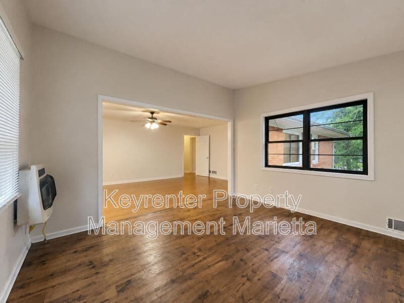 Smyrna House: 3230 Lamar Cir SE