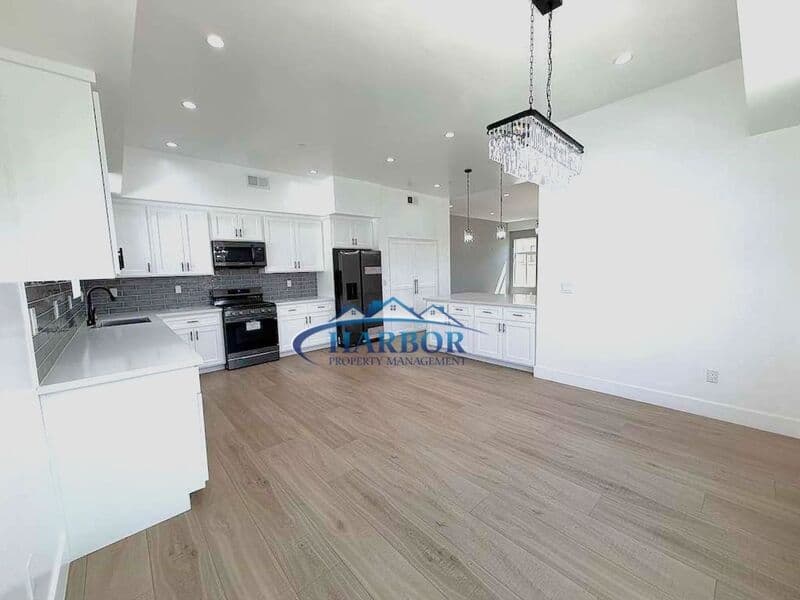Torrance House: 2126 W 238th Street