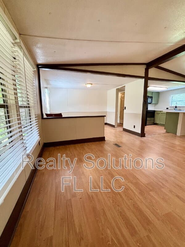 Clermont House: 15518 Lake Apopka Road