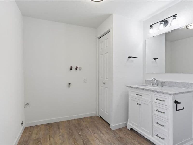 Kennewick Condo: 724 S. Morain St.