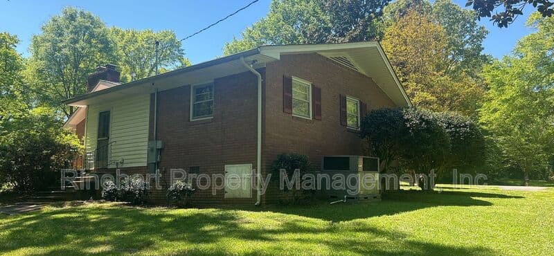 Rock Hill House: 1232 Melrose Drive