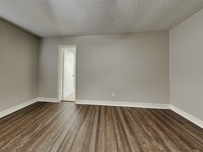 Humble House: 6907 Foxside Ln