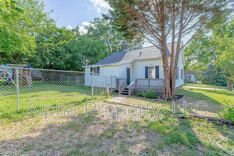 Greenville House: 32 Allen St