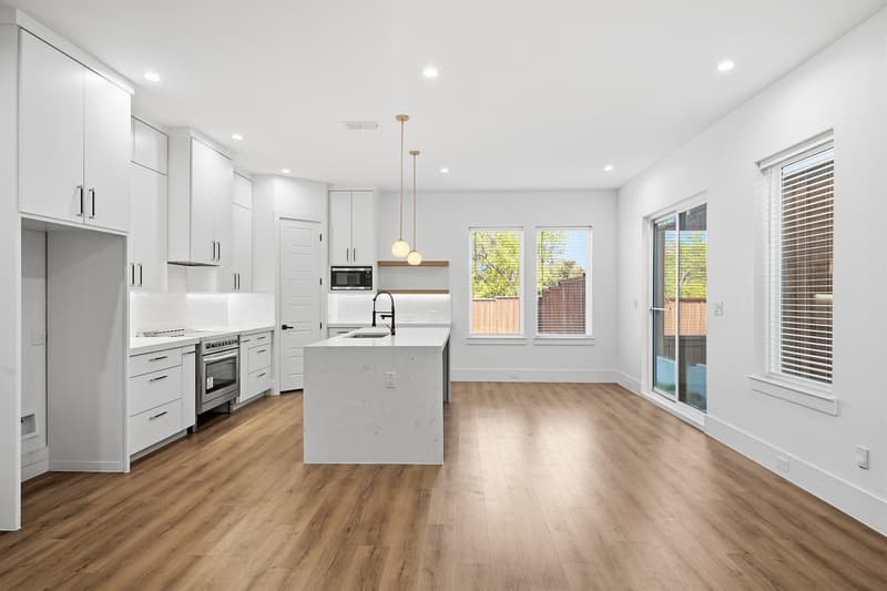 Dallas House: 2345 Hondo Avenue - 1