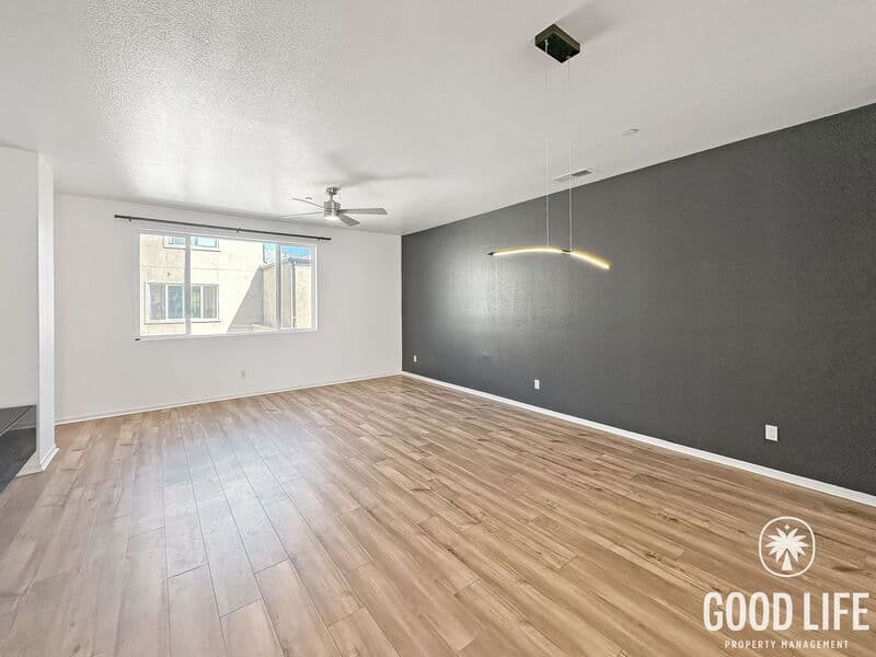 San Diego Townhome: 5215 Surfwalk Way