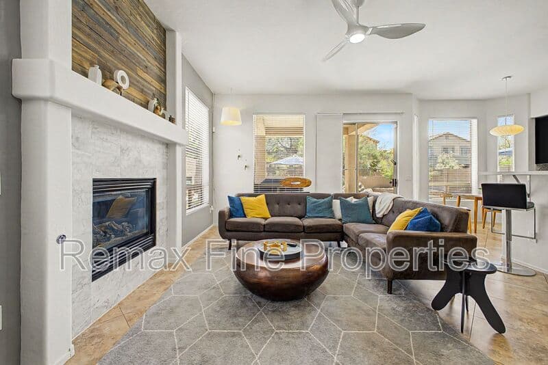 Mesa House: 3563 N Tuscany