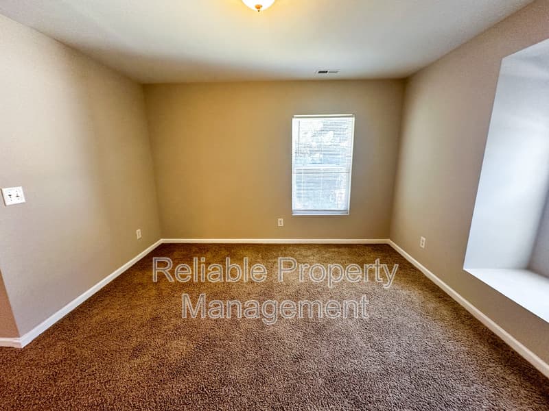 Clayton House: 136 Smart Ct