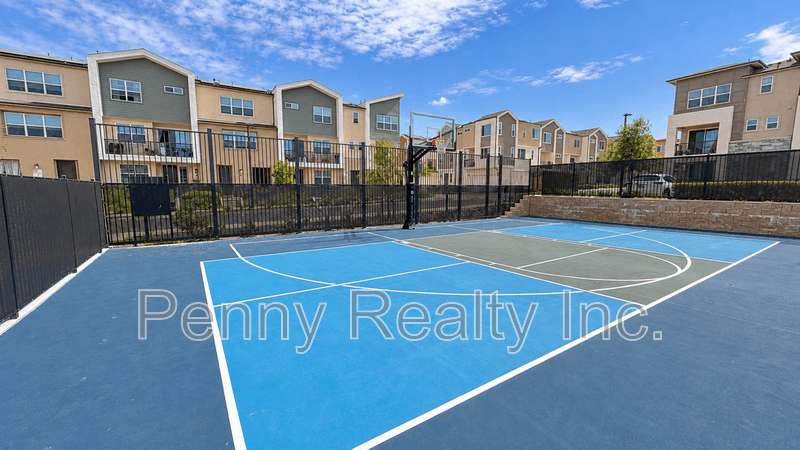 Chula Vista Townhome: 750 Mara Loop