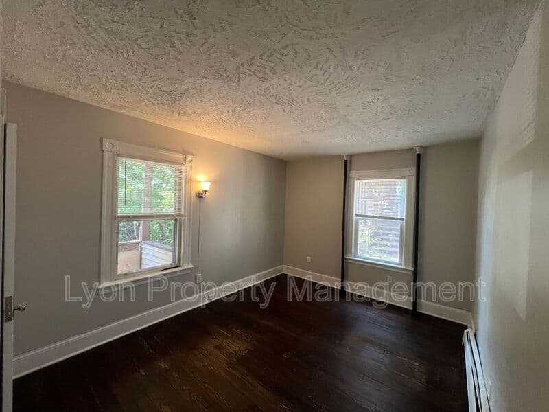NEW BRITAIN Condo: 11 EAST LAWLOR STREET