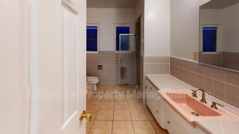 San Diego House: 4938 Art St