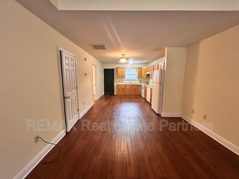 Hattiesburg Condo: 121 Lexington Dr