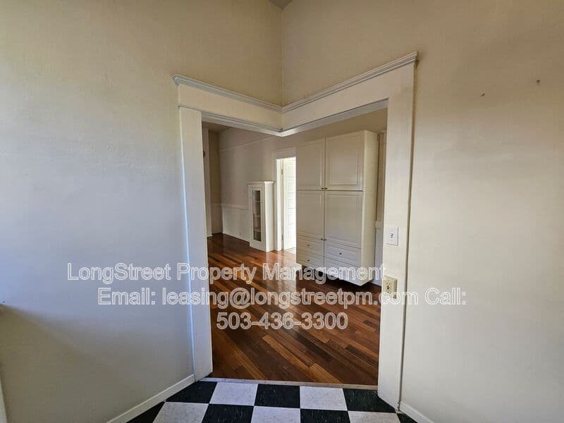 Milwaukie House: 2535 SE Monroe St
