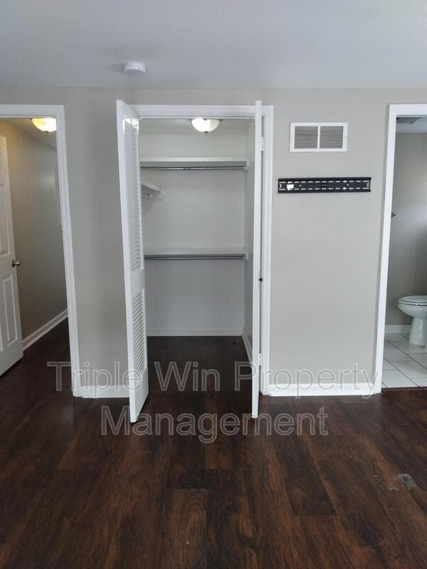 St. Louis House: 236 Wachtel Ave