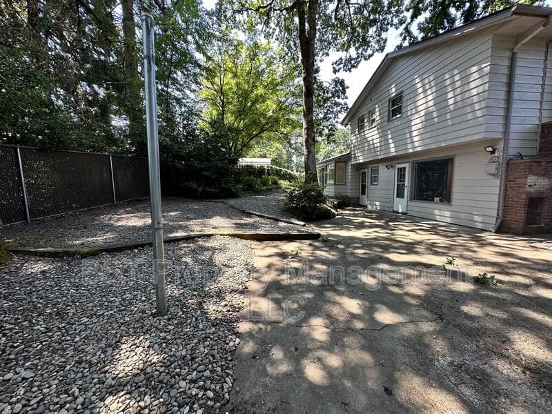 Keizer House: 1458 Greenwood Drive Northeast