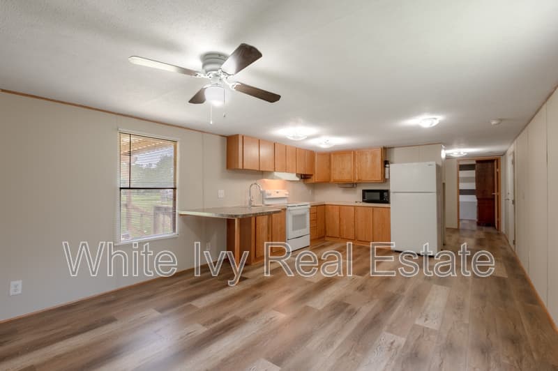 Huntsville House: 37 Riverside Lane