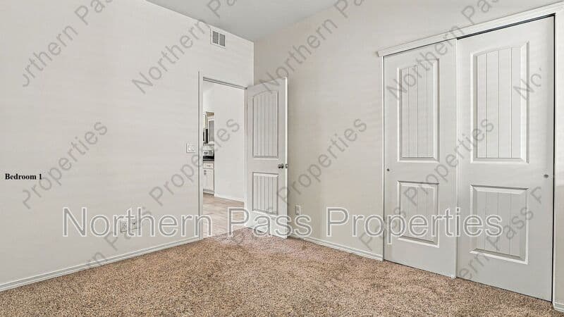 El Paso House: 15153 Composition
