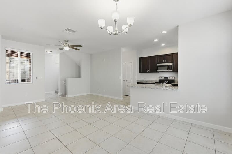 Gilbert Condo: 240 W Juniper Ave Unit 1090
