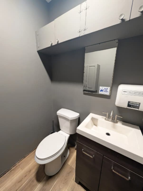 Whittier House: 10221 Colima Road