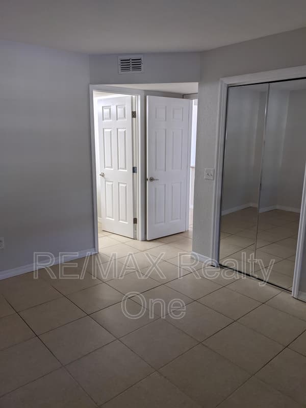 Crystal River House: 389 Northwest 14th Place - 1