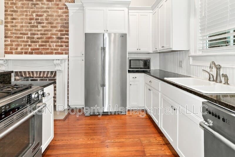 Savannah Condo: 216 West Park Avenue