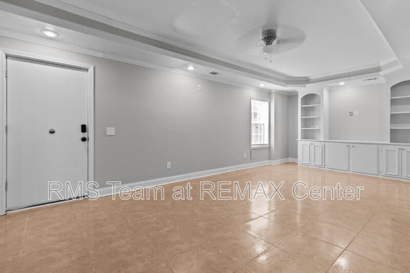 Duluth House: 2315 Hiawassee Dr