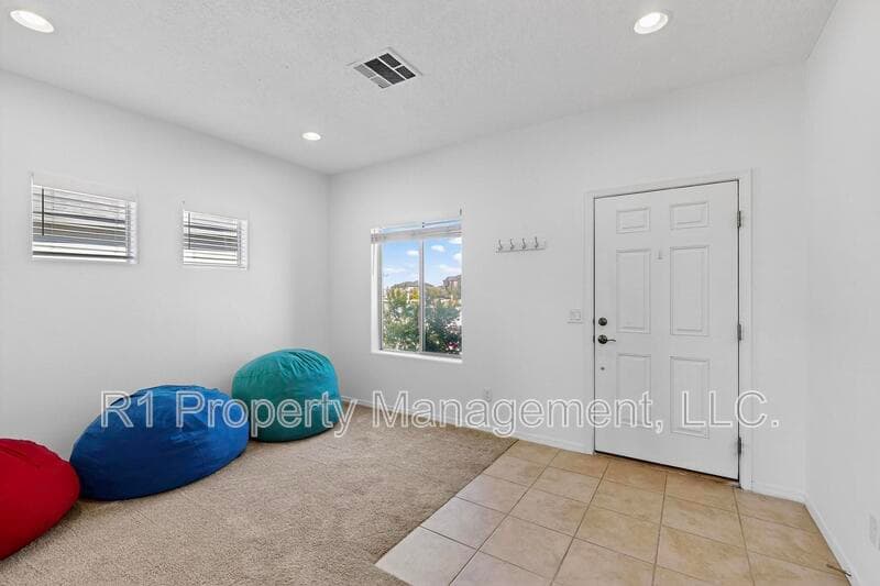 Rio Rancho House: 108 Hue Street