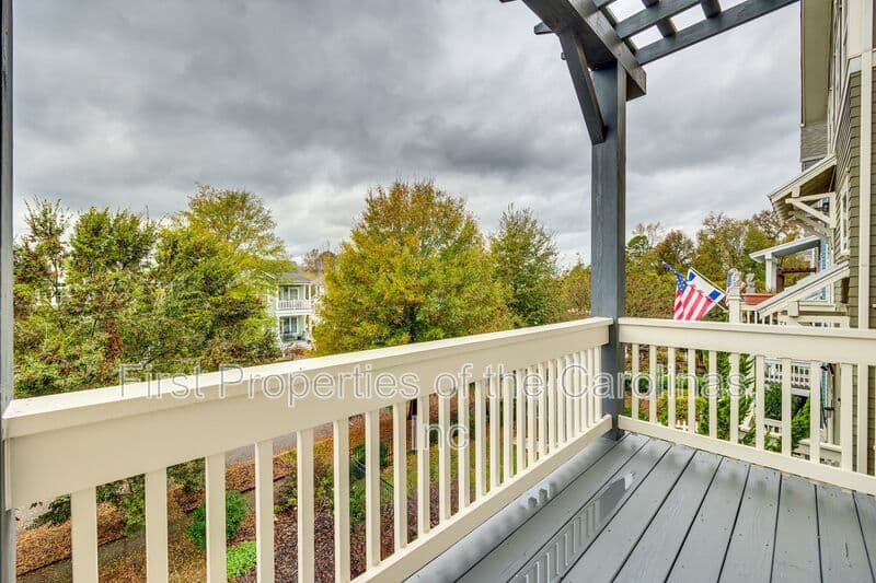 Rock Hill House: 799 Herrons Ferry Rd.