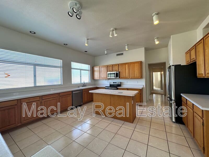 Phoenix House: 2744 E Amberwood Dr
