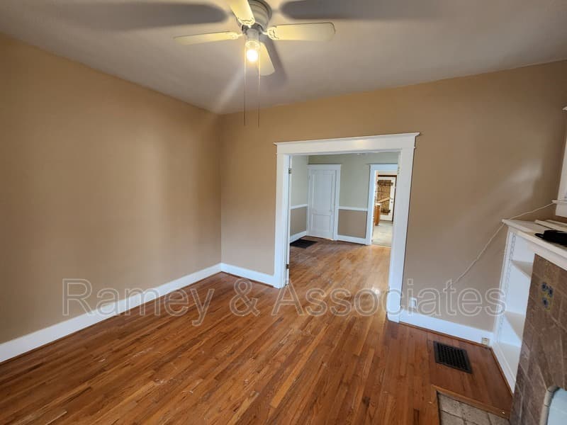 Louisville House: 3635 Taylor Blvd
