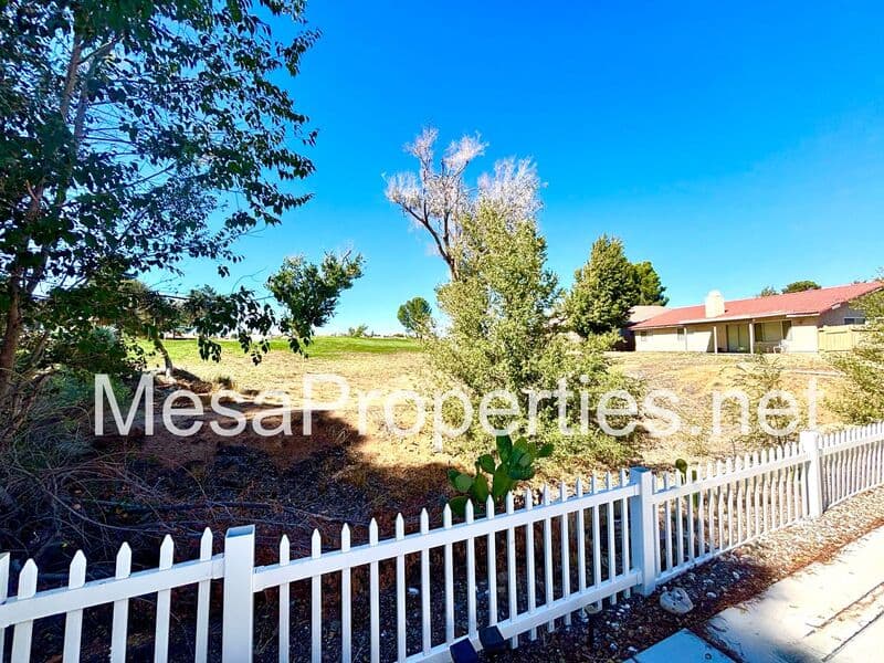 Victorville House: 12820 Santa Anita Trail