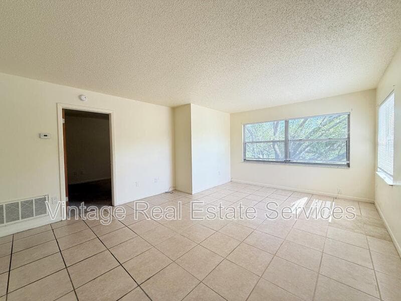 St. Petersburg Apartment: 3301 58th Ave S