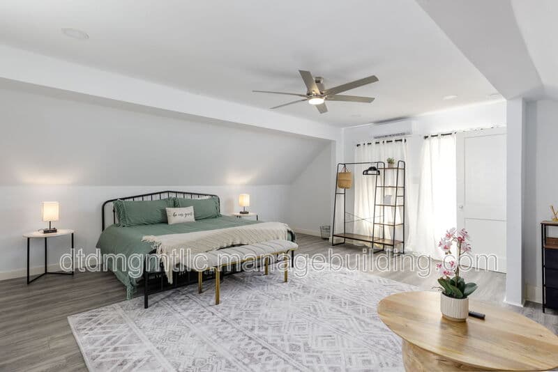 San Antonio Condo: 110 East Craig Place